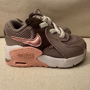 Baby girls Nike Airmax size 3C